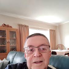 Cygnett Incline Hands Free Galaxy S4 Case, Black: Cases & Covers:  Amazon.com.au