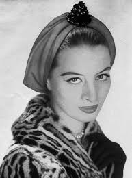 ALTEA DI VALLENBERG Se le sorelle Giussani affiancarono prestissimo la  “donna giusta” al loro personaggio (Diabolik incontra infatti Eva Kant già  nel terzo numero della serie: L'ARRESTO DI DIABOLIK), esitarono per ben