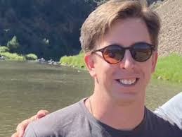 Justin Wills's Instagram, Twitter & Facebook