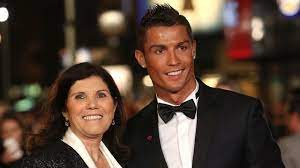 Dolores aveiro, madre de cristiano ronaldo, se sigue recuperando del ictus que sufrió el pasado 3 de marzo. Cristiano Ronaldo Mutter Dolores Aveiro Patzt Bei Twitter Fussball Bild De