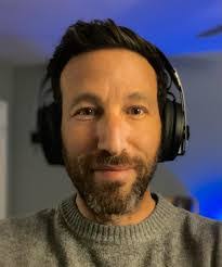 Omar Pelayo's Instagram, Twitter & Facebook