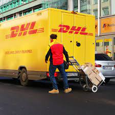 Die dhl lieferzeiten findet man recht einfach auf der offiziellen webseite und diese liegen aktuell von montag bis freitag von 07:00 bis 18:00 uhr und auch am samstag werden pakete. Dhl Liefert Kunftig Verstarkt Abends Ausweitung Erfolgt Bundesweit Stern De