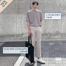 2016년 여름, 감염자를 식인특성을 지닌 생물체 '웜'으로 변이시키는 전대미문의 치명적인 바이러스가 출현한다. ì–¼ì¸