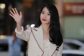 Born may 16, 1993), known professionally as iu (korean: Singer Iu Tops Song Charts With New Song Celebrity