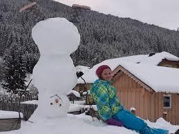 Die haare über kopf föhnen; Kreativ Sein Im Lungau Ein Schneemann Der Kopfsteht Lungau