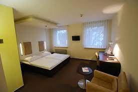 Its convenient and central location makes it equally popular with both business travelers and families. Global Inn Bewertungen Fotos Preisvergleich Wolfsburg Tripadvisor