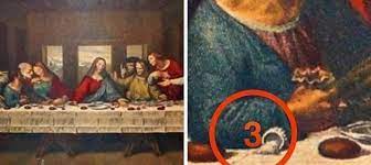 في صورة الفصح لدافنشي هتلاقوا الملاحة اللي قدام يهوذا الاسخريوطي مقلوبة والملح واقع منها وكأن الفنان عايز يوصل لينا ان يهوذا مكنتش حياته ملح painting art