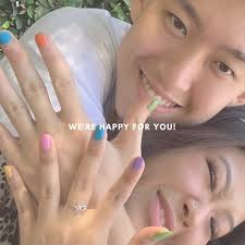 Couples that nail art together stay together. That's how the saying goes,  right? Because we're dying over ultra-cute couple Rich Brian & Vanntey  matching nails. Well, this is BIG news! We hope