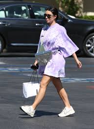 Kim Kardashian Carried A 35 000 Dior Handbag To Run Errands Glamour Kumpulan berita belt terbaru hari ini :