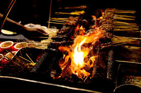 There are several shops inside the market such as a 24 hours cheers store, a shoe repair shop, a tailor and a laundry store. Lau Pa Sat Satay Best Satay Street In Singapore