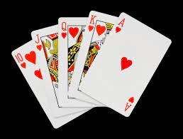 El poker en línea presenta un juego en el que se puede participar por puro placer, pero el uso de ciertas destrezas de análisis y matemáticas lo hace todavía más atractivo para los jugadores. Fotos De Cartas De Poker De Stock Cartas De Poker Imagenes Libres De Derechos Depositphotos