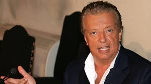 Vittorio cecchi gori (firenze, 27 aprile 1942) è un imprenditore, politico e produttore cinematografico italiano, figlio del noto produttore cinematografico. Il Ritorno Di Vittorio Cecchi Gori Tra Ragione E Sentimento