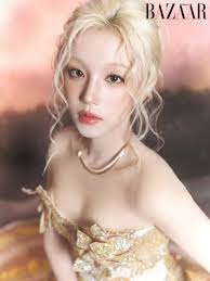 Tống Vũ Kỳ diện đầm Hacchic Couture ra mắt show Keep Running