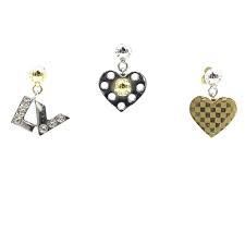 There's just something so feminine, classy and chic about a nice pair of earrings. Louis Vuitton Pierced Set Of 3 Earrings Multiple Colors Metal Ref 167928 Joli Closet