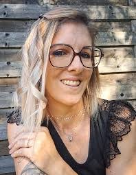 Laura Wilhelm's Instagram, Twitter & Facebook