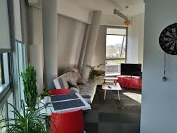 Hier finden sie wohnungen zum kaufen vieler immobilienportale und durch die. Studentenapartment Im Neckartower 1 Zimmer Wohnung In Villingen Schwenningen Schwenningen