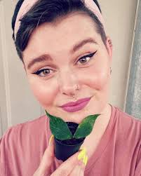 The Hoya polyneura Jasminka she is the unicorn in my collection