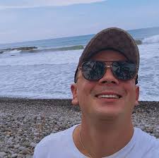 Moving to Honduras and looking for connections