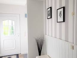 Landhausstil Wand Umgestalten Mit Paneelen Und Fototapete Pretty You Landhaus Tapete Landhausstil Wohnzimmer Tapeten Ideen