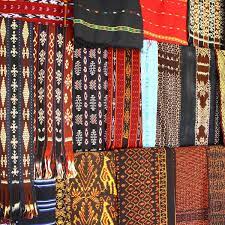 Model baju dari kain tenun ikat, motif kain tenun ikat. Cara Mencuci Dan Merawat Kain Tenun Di Rumah Bisa Ditiru