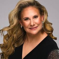 Heather Sievers's Instagram, Twitter & Facebook