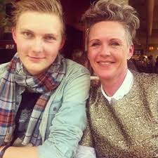 Find this pin and more on viktor axelsen by viktor axelsen. Pa Cafe Med Mine Skonne Born Cafe Med Instagram Viktor