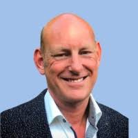 Vandaag is onze stagiaire Frank Borst met cumlaude geslaagd voor zijn MBO 4  opleiding, Technicus Engineering.