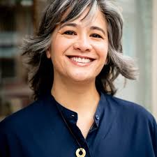 Soak it up. Love spring time just to see all the beautiful flowers 💐