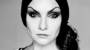 In episode 03 Carla Tofano chats to digital artist Oliver Gingrich