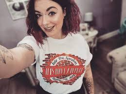 Tracy Wain's Instagram, Twitter & Facebook