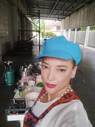 จากอดีตนางแบบดังผันตัวสู่แม่ค้าขายข้าวต้ม #จอยติตัส ภูมิใจขยันทำมาหากิน ได้เงินเข้ากระเป๋าทุกวัน สามารถเลี้ยงลูก 4 คนและแม่ที่ป่วยเป็น. Ce24krjbimac2m