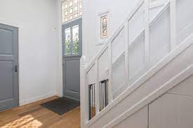 Grijze Deuren Witte Kozijnen En Muren Witte Kozijnen Binnendeuren Deur Verven