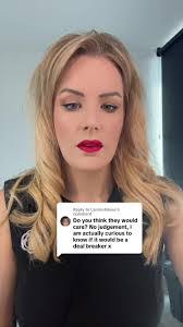 Lauren Capone's Instagram, Twitter & Facebook