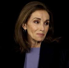 El amor perjudica seriamente la salud: Ana Belén regresa a los 90