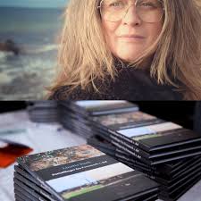 Hjertelig velkommen til forfatter Moèsha Williams. Moèsha Williams, født  2000, er opvokset i Solrød, hvor hun også bor i dag. Hun er cand. mag. i  dansk, har arbejdet med kommunikation og debatterer