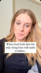 Elizabeth Dall's Instagram, Twitter & Facebook