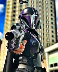 There Is Nothing A Mandalorian Man Fears More Than A Mandalorian Woman Mandalorian Manda Star Wars Trooper Mandalorian Cosplay Star Wars Women
