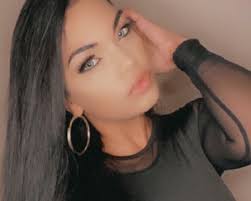 Rosa Palacio's Instagram, Twitter & Facebook