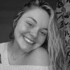 Kayla Comer (@Comer_Kay)