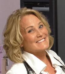 Karla Davison's Instagram, Twitter & Facebook