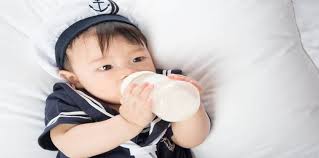 Ternyata memang sangat aman ya susu selain untuk ibu menyusui. Bayi Minum Susu Formula Setelah Asi Eksklusif Perlukah Theasianparent Indonesia