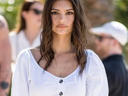 Emily ratajkowski engagement ring replica emily ratajkowski shows off her unique engagement ring for the first time. You Can Now Buy Wedding Rings Designed By Emily Ratajkowski