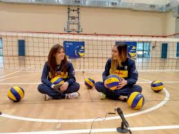 Il suo sogno infatti si rivela presto essere quello di entrare a fare parte della nazionale giapponese femminile e di partecipare alle olimpiadi di seul 1988. Appassionarti Un Disegno Per La Protesi Sportiva Di Silvia Biasi Ai Giochi Di Tokyo Federvolley