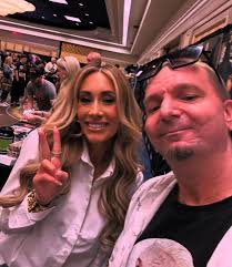 Se reúnen James Ellsworth y Carmella 🔥