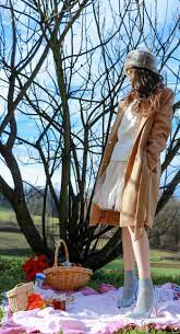 2 Winter Picnic Outfits You Need To Copy If You Are A Picnic Gal Picnic Outfits Romantic Outfit Fashion