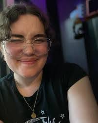 Claudia Tilley's Instagram, Twitter & Facebook