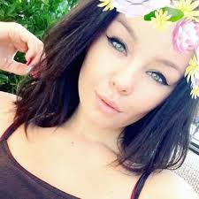 Candy snow (@candycakez_)