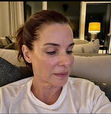 Honey, stop it! There's people watching...