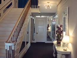 Vernon presley, elvis' father, with help from jessie, his father and vester, his brother, built this home in 1934 with $180 that vernon borrowed from his employer. E S Graceful Time Capsule Elvis Presley Graceland Elvis Presley House Graceland Elvis