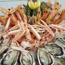 Plateaux De Fruits De Mer Et D Huitres A Chaponost La Poissonnerie